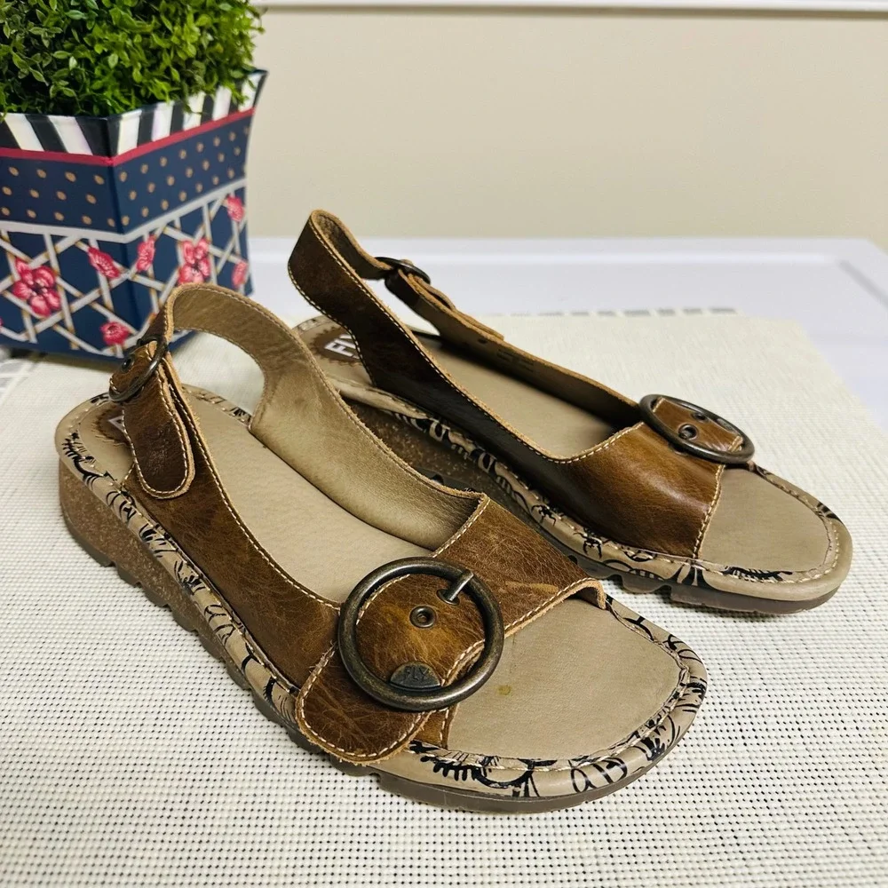 Fly London Tram Tan Leather Buckle Low Platform Sandals sz EU 42/ 10.5- 11 US - Picture 2 of 9